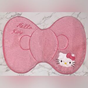 HELLO KITTY BOW-SHAPED PLUSH RUG NWOT